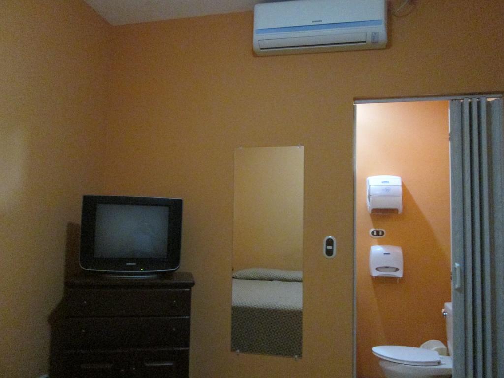 Hotel San Luis Managua Ruang foto